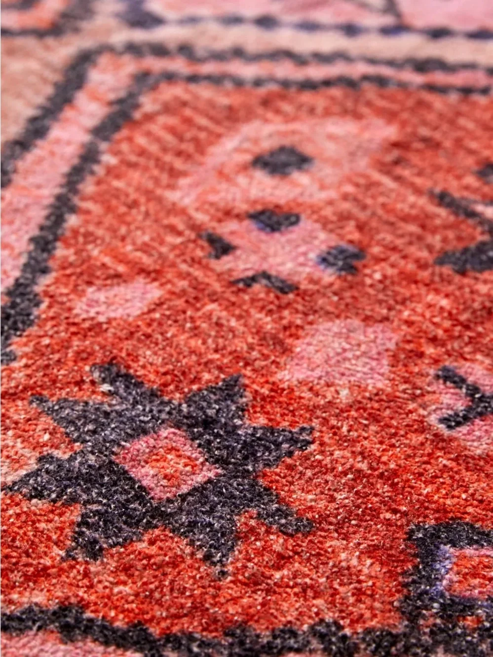 Urban Outfitters Aziza Printed Chenille Rug 5x7 Brand New